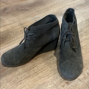 Toms Green Suede Wedge Shoes
